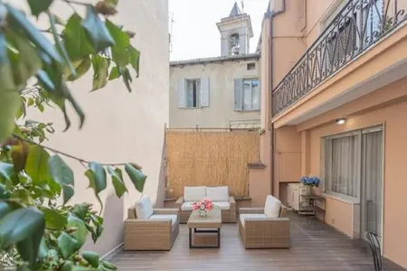 3 Bedroom Villa with Jacuzzi Near lake como