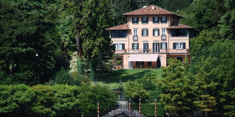 Solution FOR A Luxury Stay-Exotic Italian Lake Front Home IN Mennagio
