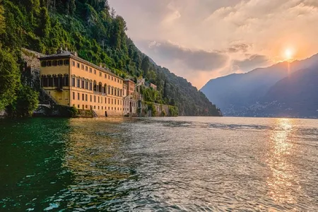 PARADISE ON THE LAKE-THE ULTIMATE PRIVATE ESTATE-WATCH THE MAGIC UNFOLD