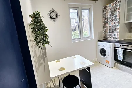 Fully equipped kitchen at Spacious Beautiful 2 Bedroom flat