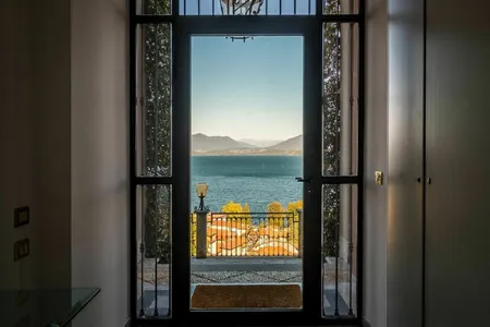 ALL-ENCOMPASSING LUXURY VILLA WITH MAGICAL EXQUISITE VIEWS OF LAKEMAGGIORE