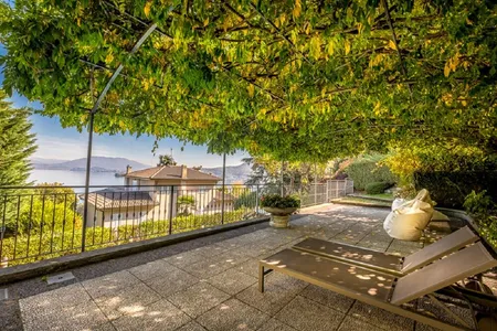 ALL-ENCOMPASSING LUXURY VILLA WITH MAGICAL EXQUISITE VIEWS OF LAKEMAGGIORE