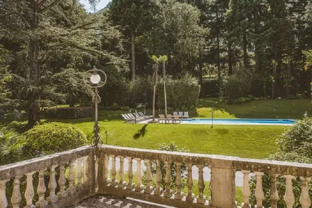 Magnificient Villa located right on the shores of Lake Como