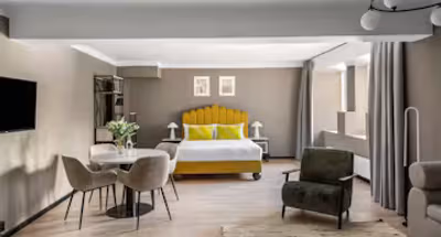 Hallen serviced apartment