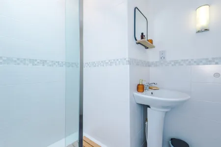4BR-2Bath Comfy Home: Free Parking