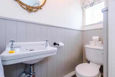 4BR-2Bath Comfy Home: Free Parking