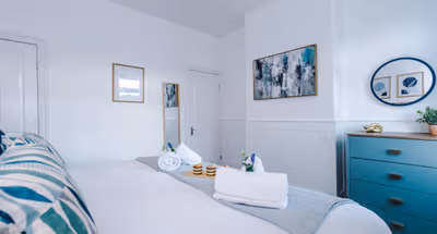 NEW! Spacious Home, Ideal for Groups, FREE Parking