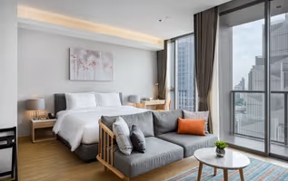 Sukhumvit Road Suites