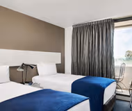 Dandenong Road Serviced Apartments - III
