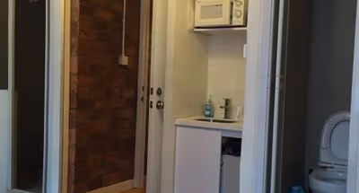 Studio Apartment On Hennessy Road