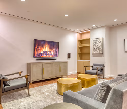 Montague St Apartment