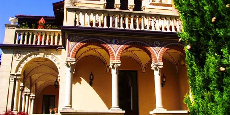 19TH CENTURY VILLA BETWEEN VILLA D’ESTE RESORT AND VILLA OLEANDRA