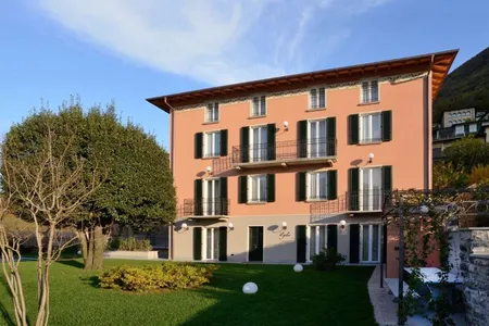 250M2 FOUR BEDROOM VILLA OVERLOOKING LAKE COMO