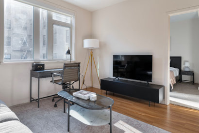 16th St serviced apartment