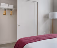 16th St serviced apartment