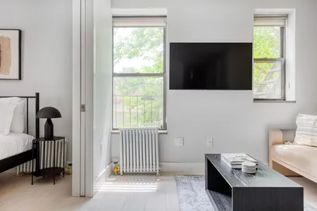 Stanton St Apartment