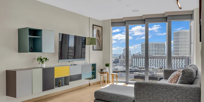 Living area at Manhattan Loft Garden in Stratford by MySquare