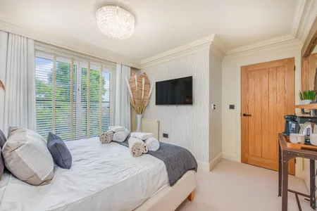 Stunning Gem of Olney