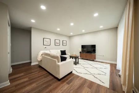 Streamwood: Kings Bed & Comfort