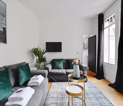 Chic One-Bedroom Apartment in the Heart of Paris' 8th Arrondissement, Steps from Champs Elysées - Mobility Lease ONLY