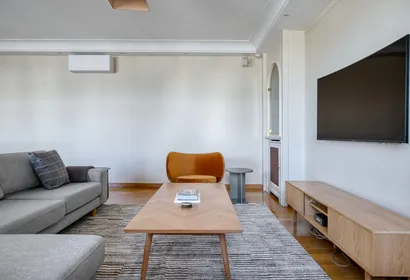 Lalo Service Apartment