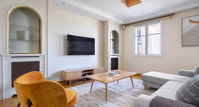 Lalo Service Apartment