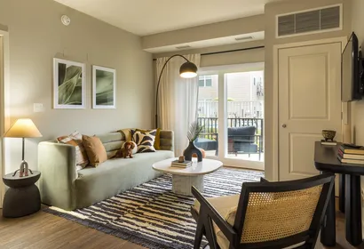 Addison Ave Apartment