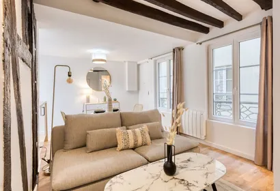 Charming One-Bedroom Apartment near Rue Rivoli - Mobility Lease Only