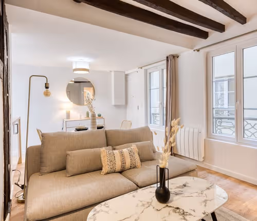 Charming One-Bedroom Apartment near Rue Rivoli - Mobility Lease Only