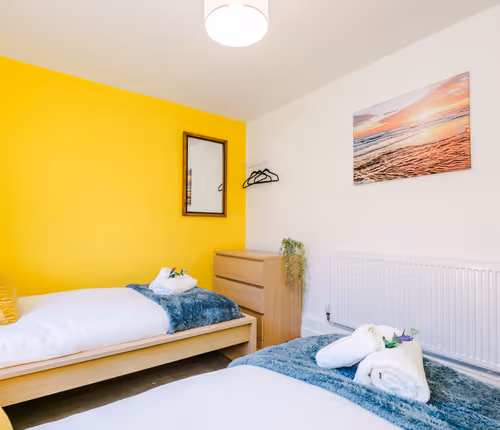 NEW! Spacious apartment, ideal for business & work