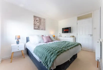 Leaside House