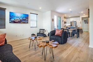 4/5 Bed 4 BA Perfect location in Ontario