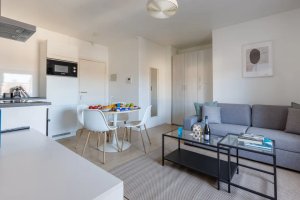 Quarter Service Apartment