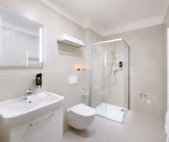 Bathroom - 2 bed apartment
