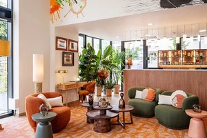 Quai Service Apartment