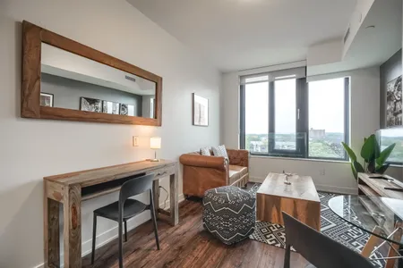 Glen Erin Dr Apartment