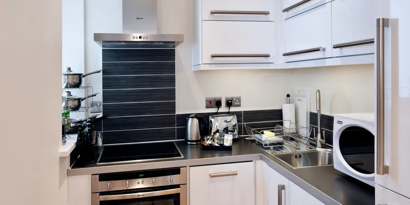 Fully equipped kitchen in Studio apartment at Byron House Apartment Cambridge