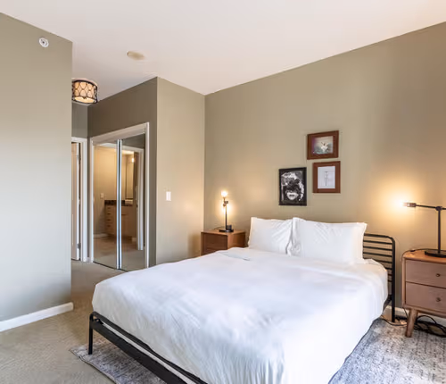 S Van Ness Ave Apartment