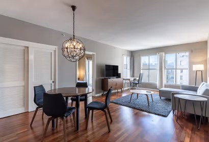 S Van Ness Ave Apartment