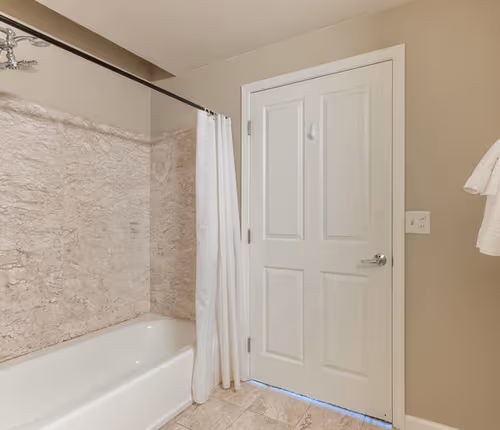 S Van Ness Ave Apartment