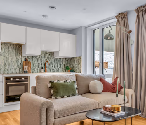 living space at Canary Gateway at Limehouse by MySquare