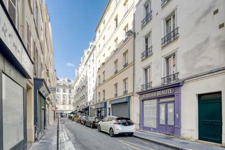 Augereau Service Apartment