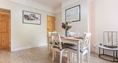 Stylish & Central 3 Bed House | Parking & Garden