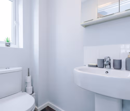 Stunning 4 Bed, Sleeps 7, Free Parking, Balcony