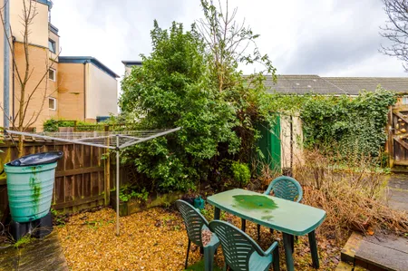 Stunning 4 Bed, Sleeps 7, Free Parking, Balcony