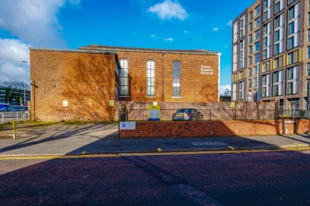 Long Term Discounts, Preston, Sleeps 5, Free WI-FI