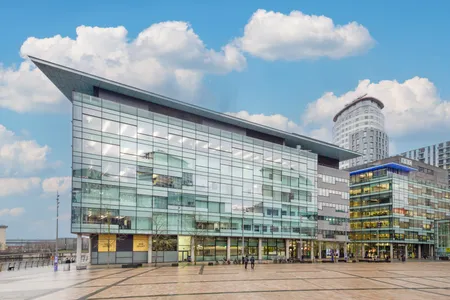 Stylish Media City 2 Bed, Sleeps 6, Amazing Views