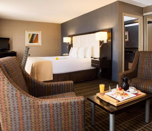 Holiday Inn & Suites Mississauga