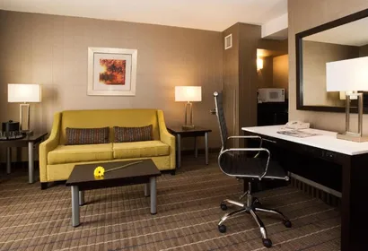 Holiday Inn & Suites Mississauga