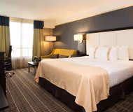 Holiday Inn & Suites Mississauga
